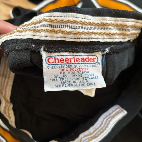 Cheerleader uniform.  Great for costume - Picture 3 of 8